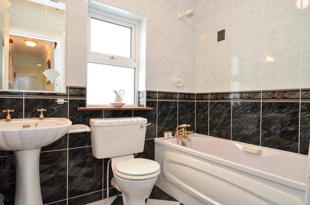 Salthill B&B Ocean Villa Galway Exterior foto
